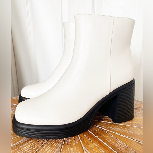 NWT JustFab White Faux Leather Platform Booties in Size 10 - Picture 10 of 14